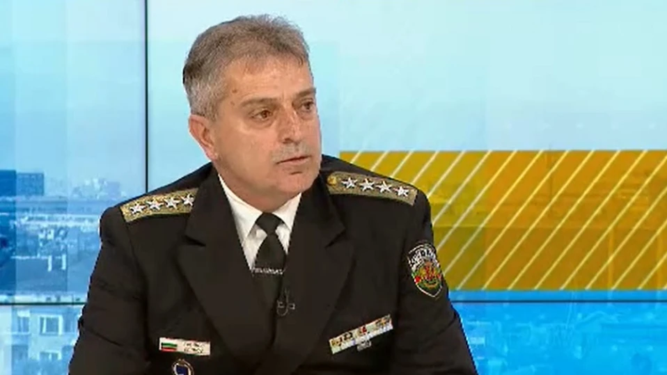 Бюджетът за отбрана трябва да е поне 2,5% от БВП, каза адм. Емил Ефтимов