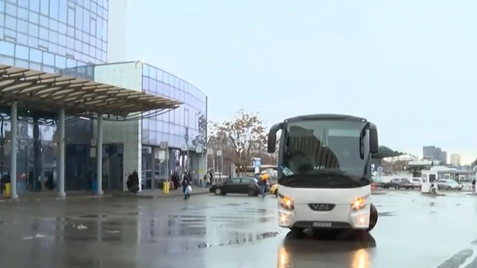 40 допълнителни автобуса са осигурени на Централната автогара в София