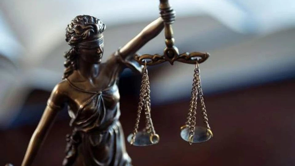 Прокуратурата работи по няколко версии за пожара на Централна гара в София