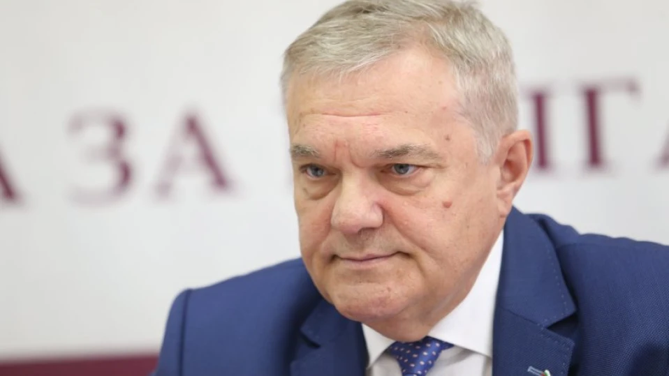 След среща в КЕВР, Румен Петков обвини министъра на енергетиката, че не упражнява никакъв контрол върху ЕРП-тата