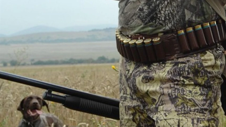 Полицай е прострелян смъртоносно по време на лов