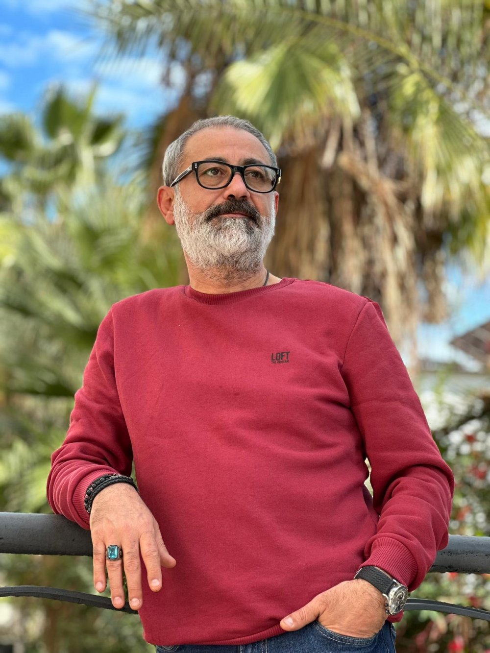 Дженгиз който се появи в третия сезон на Златно момче