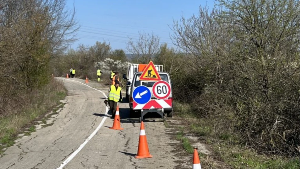 И е надменна освен всичко друго Ти знайш ли на кого