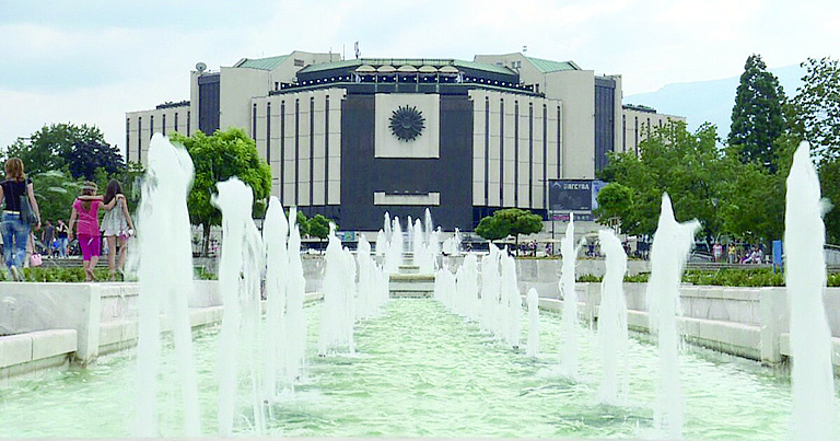 Разнообразни събития за малки и големи цял месецРаботилници за деца