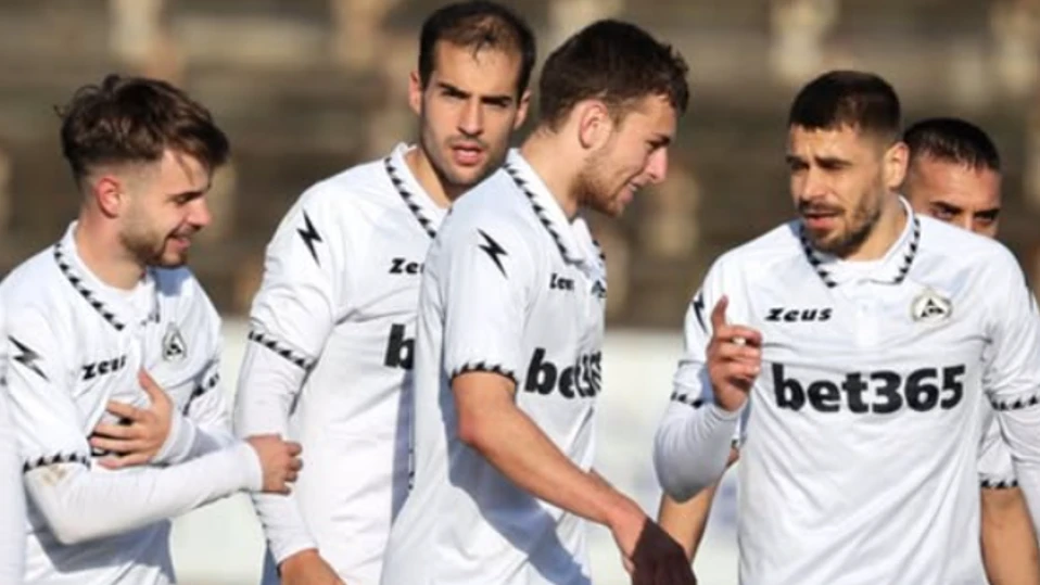 Венцислав Керчев се завръща в групата на Славия за домакинството