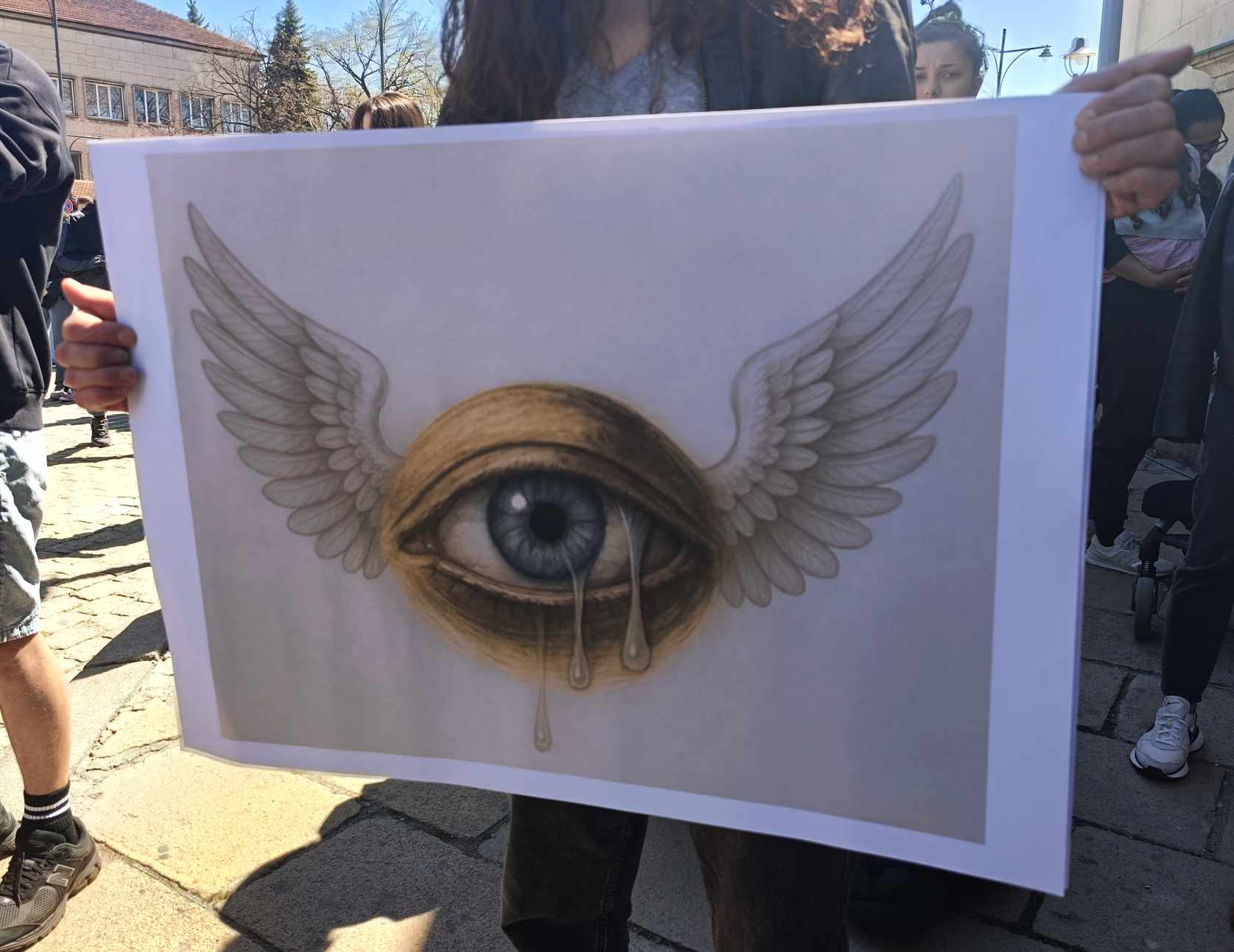 Една сълза в памет на 12 годишното момиченцеНавръх Цветница пространството пред