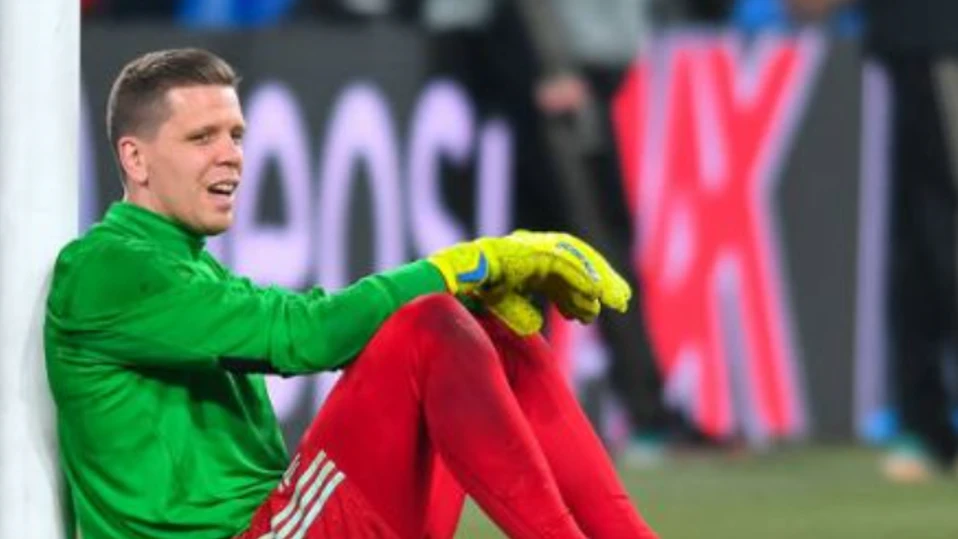 Барселона беше принуден да наеме Войчех Шчесни след контузията на