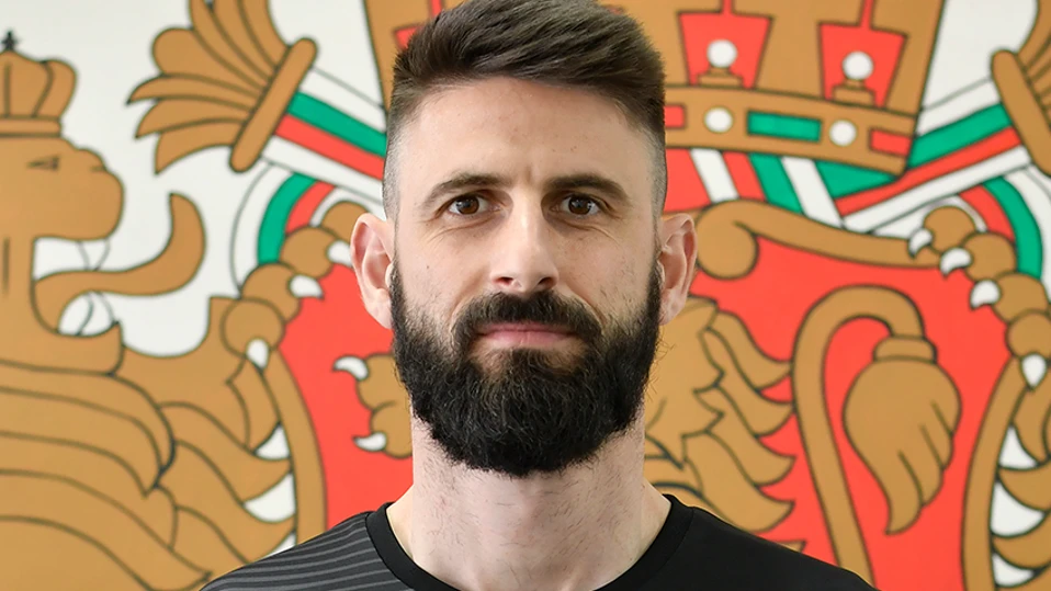 Капитанът на Локомотив Пловдив Димитър Илиев преподписа с тима обявиха