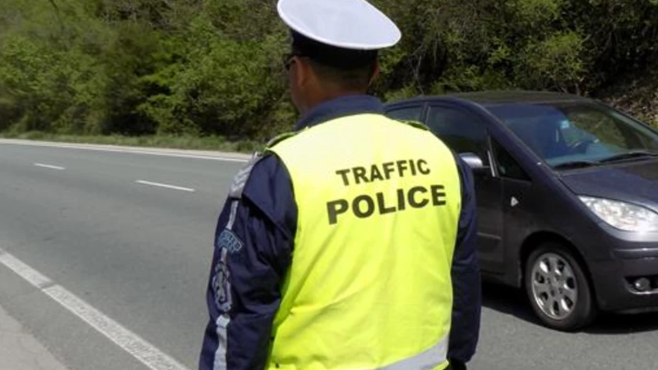 Шофьор без книжка който избяга от пътни полицаи в Шумен