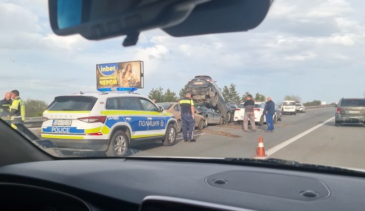 Верижна катастрофа е станала на магистрала Тракия съобщи Нова ТВ