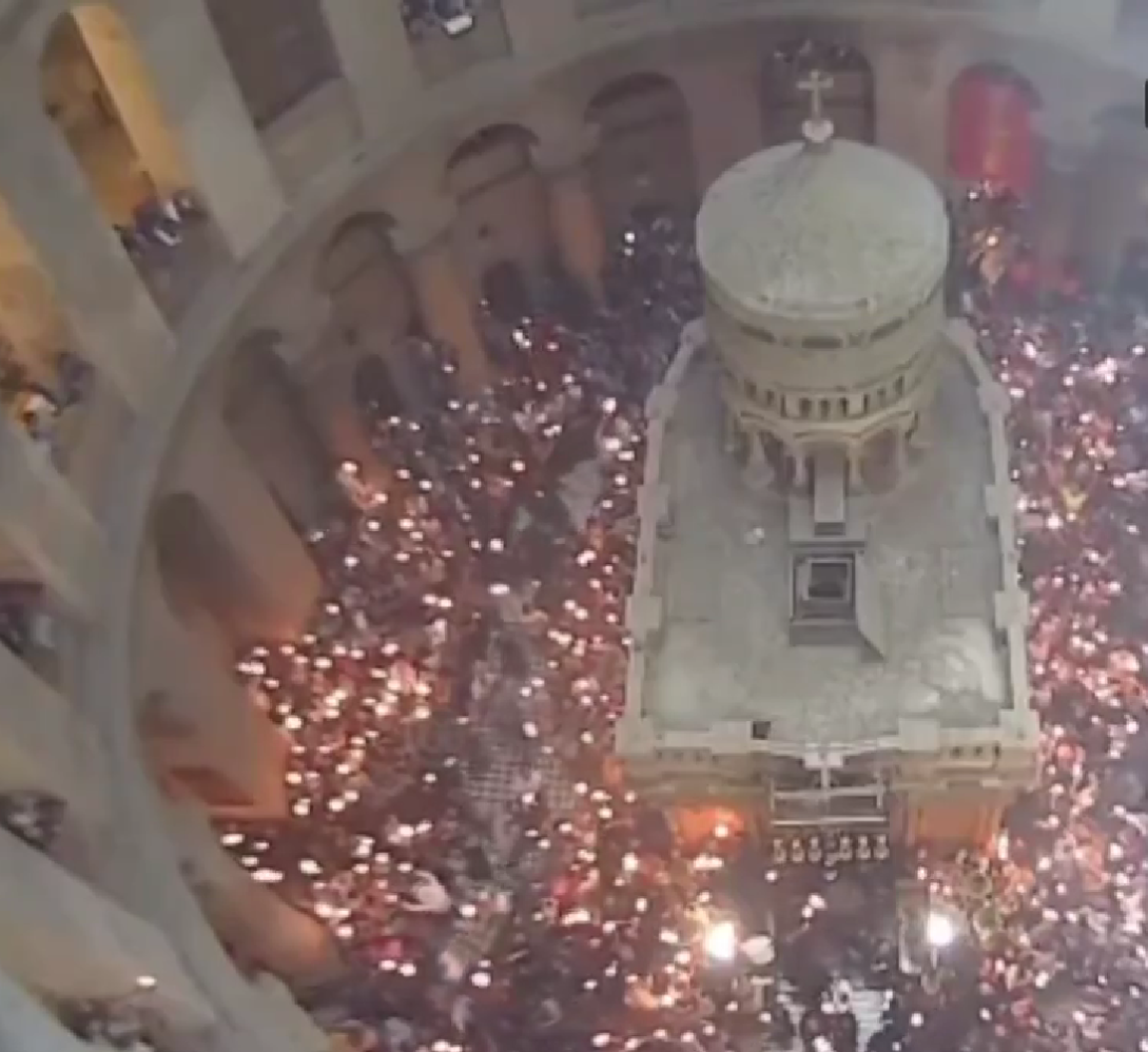 Благодатният огън слезе на Велика събота в навечерието на Великден