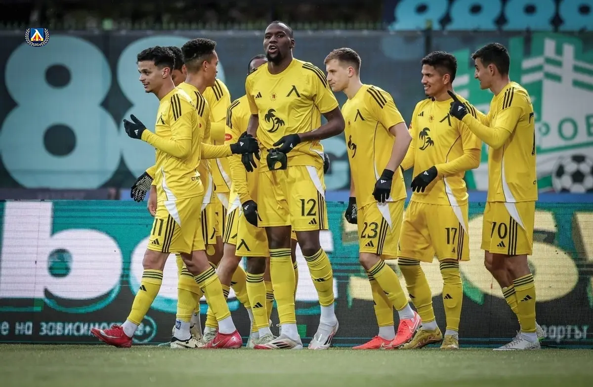 След трудна победа с 1 0 над Септември Левски сложи ръка