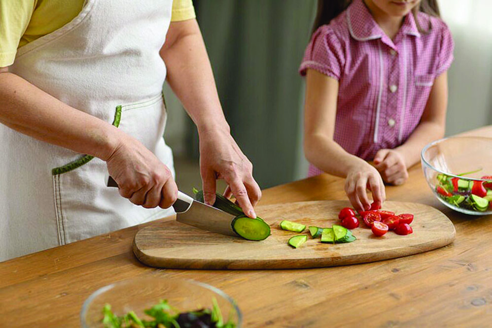 С минимална заплата купуваме 9 кошници с основни храни а