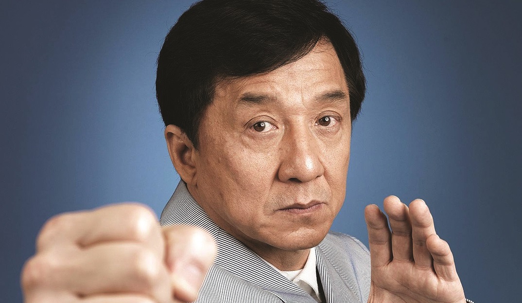 Неподражаемият маестро на сложните и акробатични бойни сцени Джеки Чан