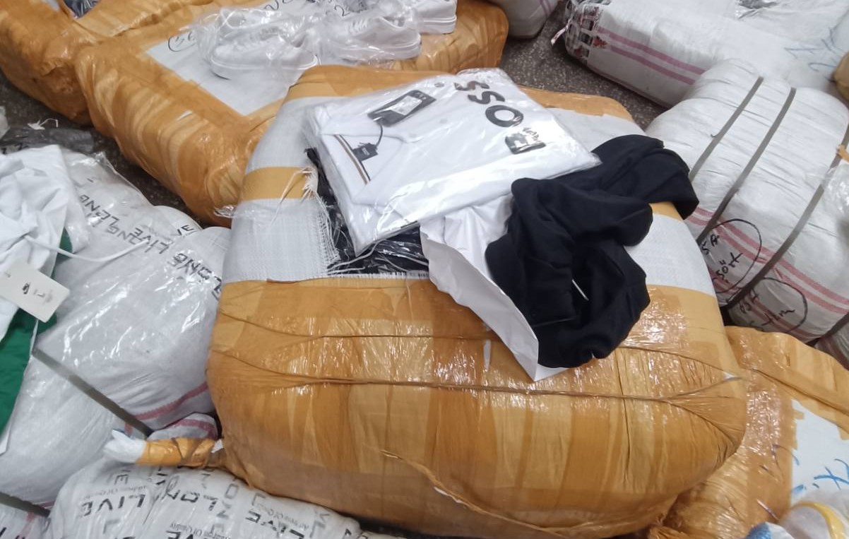 23 725 артикула по голяма част от които текстилни изделия