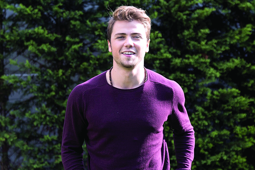 Филмографията на турския актьор Толга Саръташ включва около 20 филма