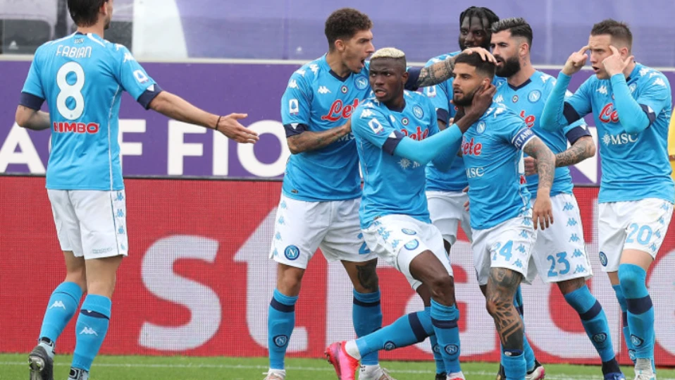 Скот МакТоминей се превърна в герой за Наполи вкарвайки два