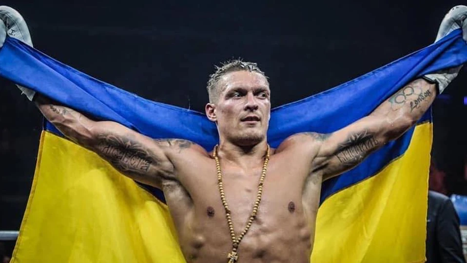 Обединителната битка за шампионските пояси в свръхтежката категория на професионалния