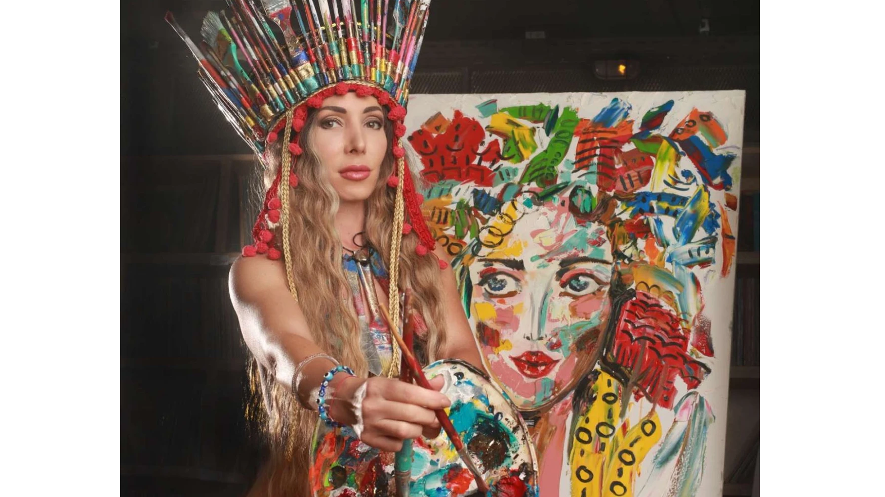 Без значение на каква сцена дизайнерката и художничка Мира Бъчварова