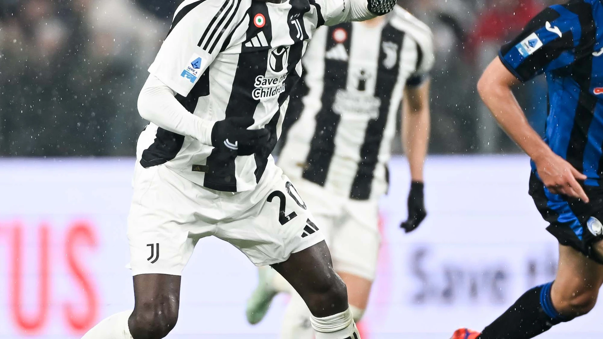 Аркадиуш Милик поднови договора си с Ювентус до 2027 г