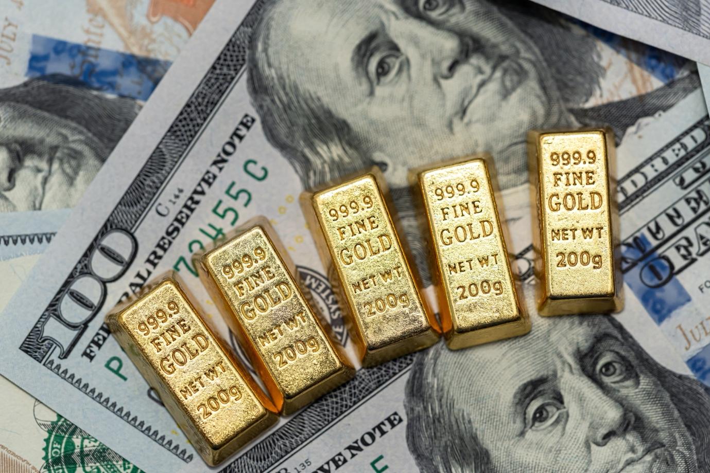 Цената на златото през последната година счупи над 40 ценови