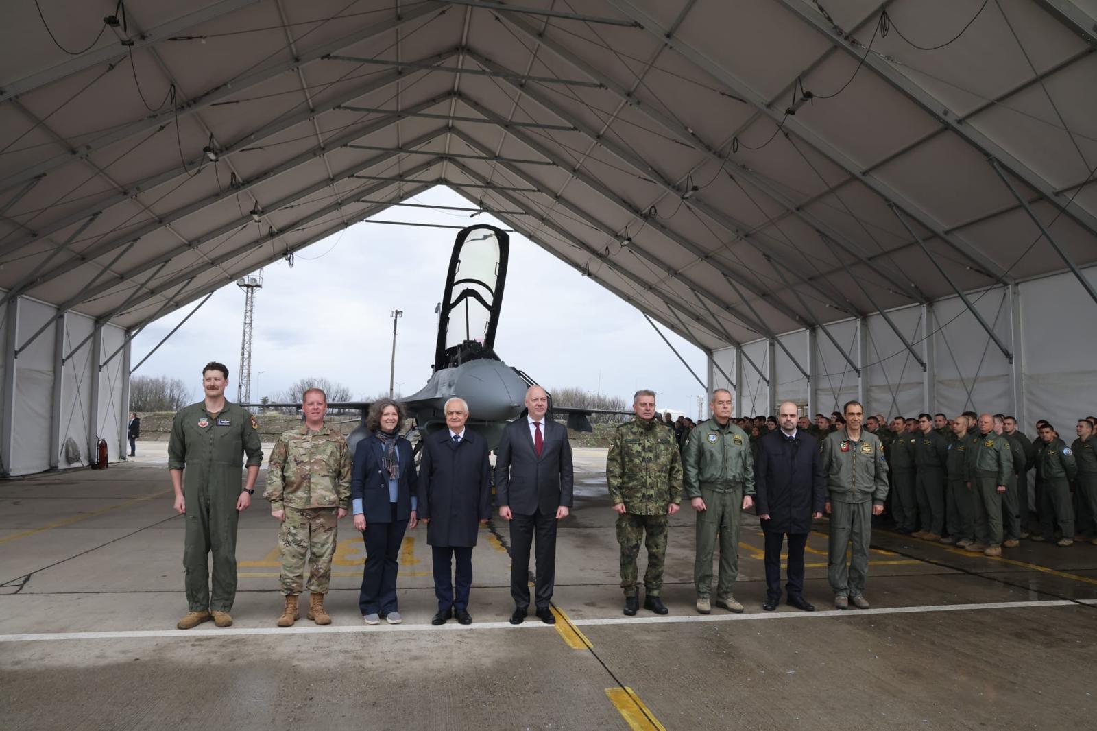 В ПР а е много по майсторско да умееш да мълчишТакава покруса