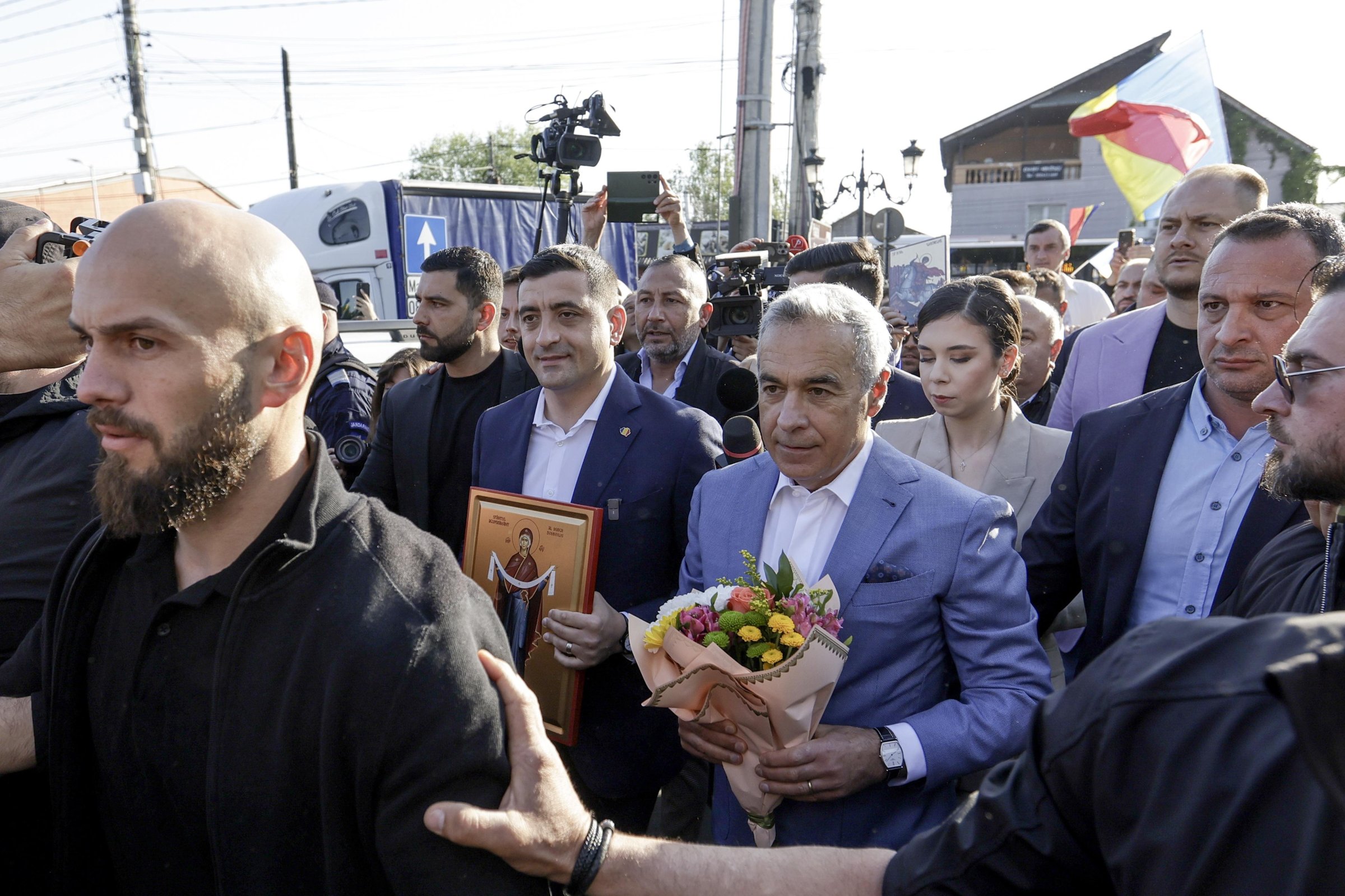 Повторен опит за избор на държавен главаДжордже Симион и Калин