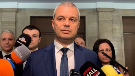 Костадин Костадинов: Когато връзката между народа и войската е скъсана, държавата изчезва