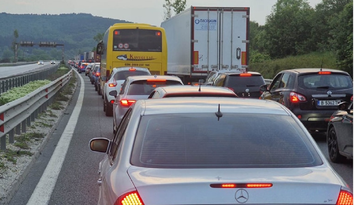 Очакват пътни тапиПътни тапи и бавно придвижване се очаква на