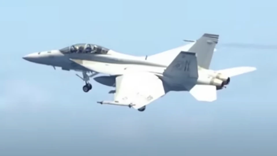 Изтребител F/A-18 Hornet