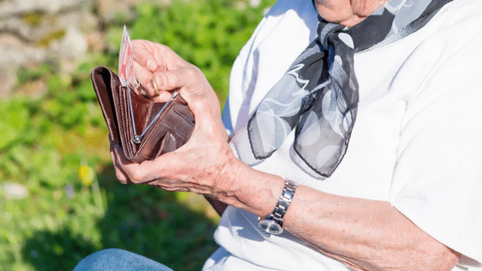 Грешка ще бъде вдигане на пенсионната възраст каза министър ГуцановОт