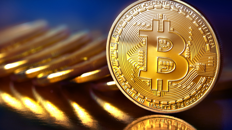 Курсът на биткойна днес премина символичния праг от 100 000