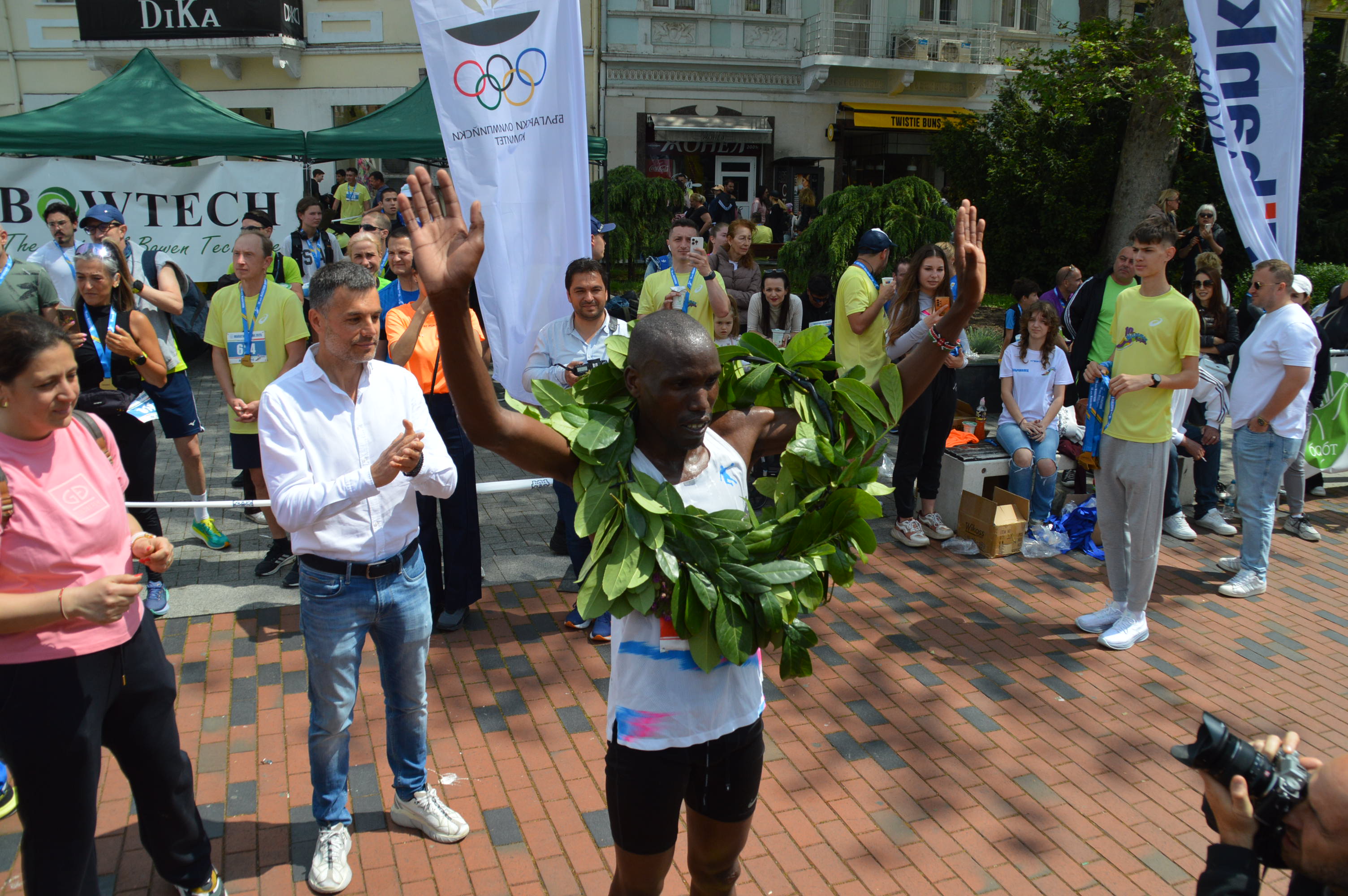 Атлети от Кения триумфираха в класическата дистанция от 42 195 километра