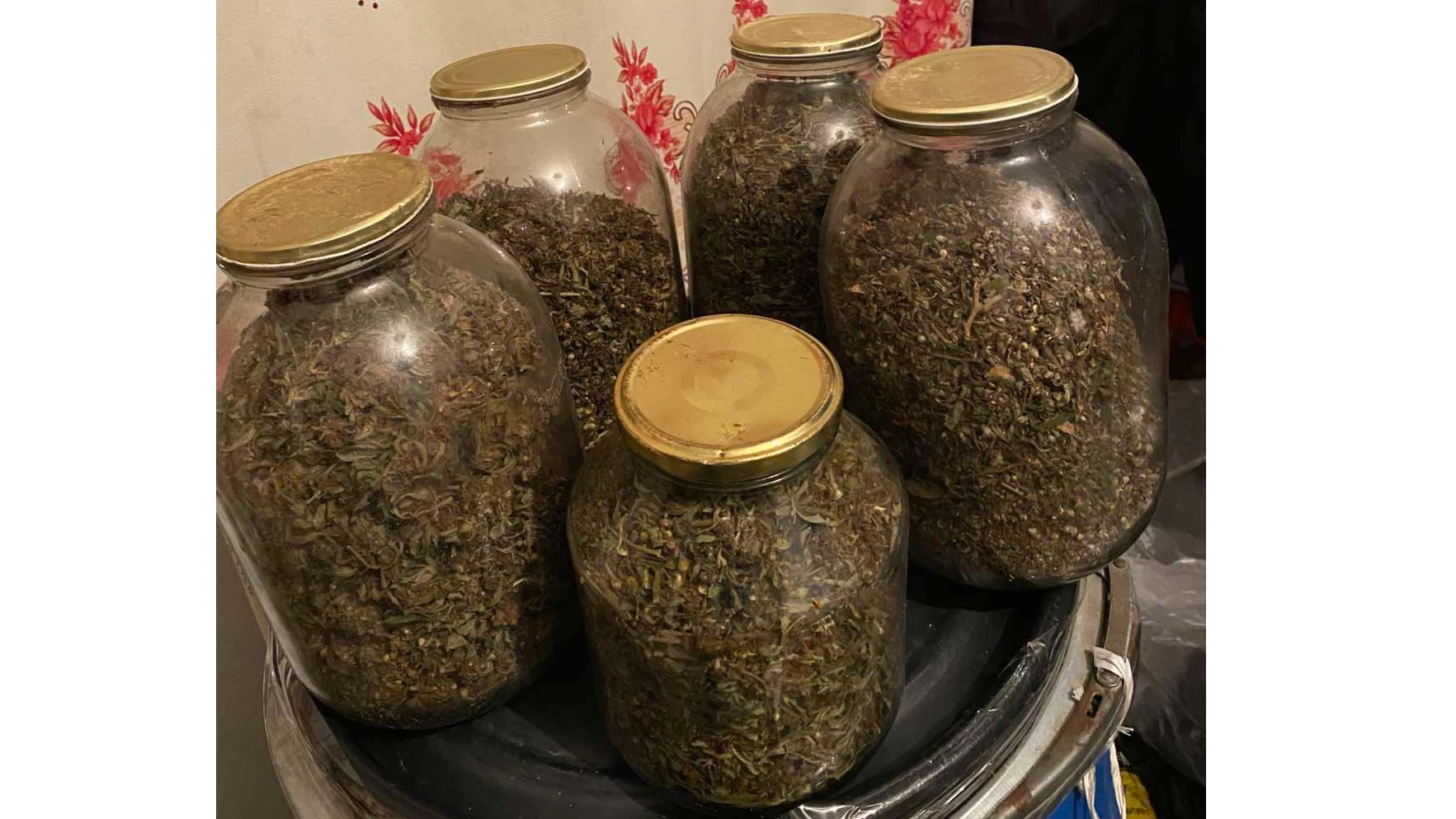 Трети ден шуменски полицаи откриват скрита дрога след ареста на