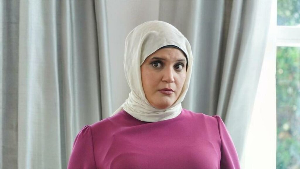 Известната турска актриса Фейза Дживелек която играе Нилай в популярния