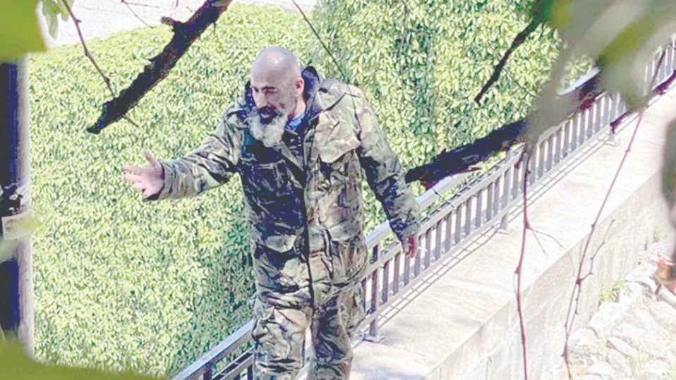 Заплаши да скочи от Тунела в града под тепетатаПримамиха го