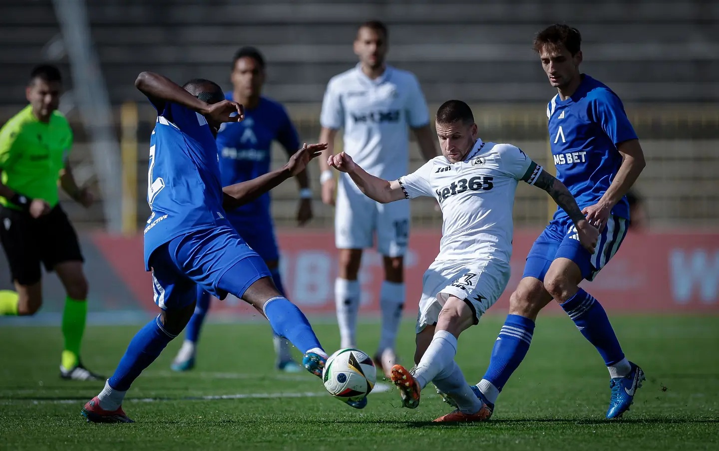 Капитанът на Славия Иван Минчев подписа нов договор с белите