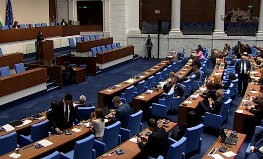 Управляващата коалиция затяга контрола при парите за пенсииВсяка четвърта пенсия