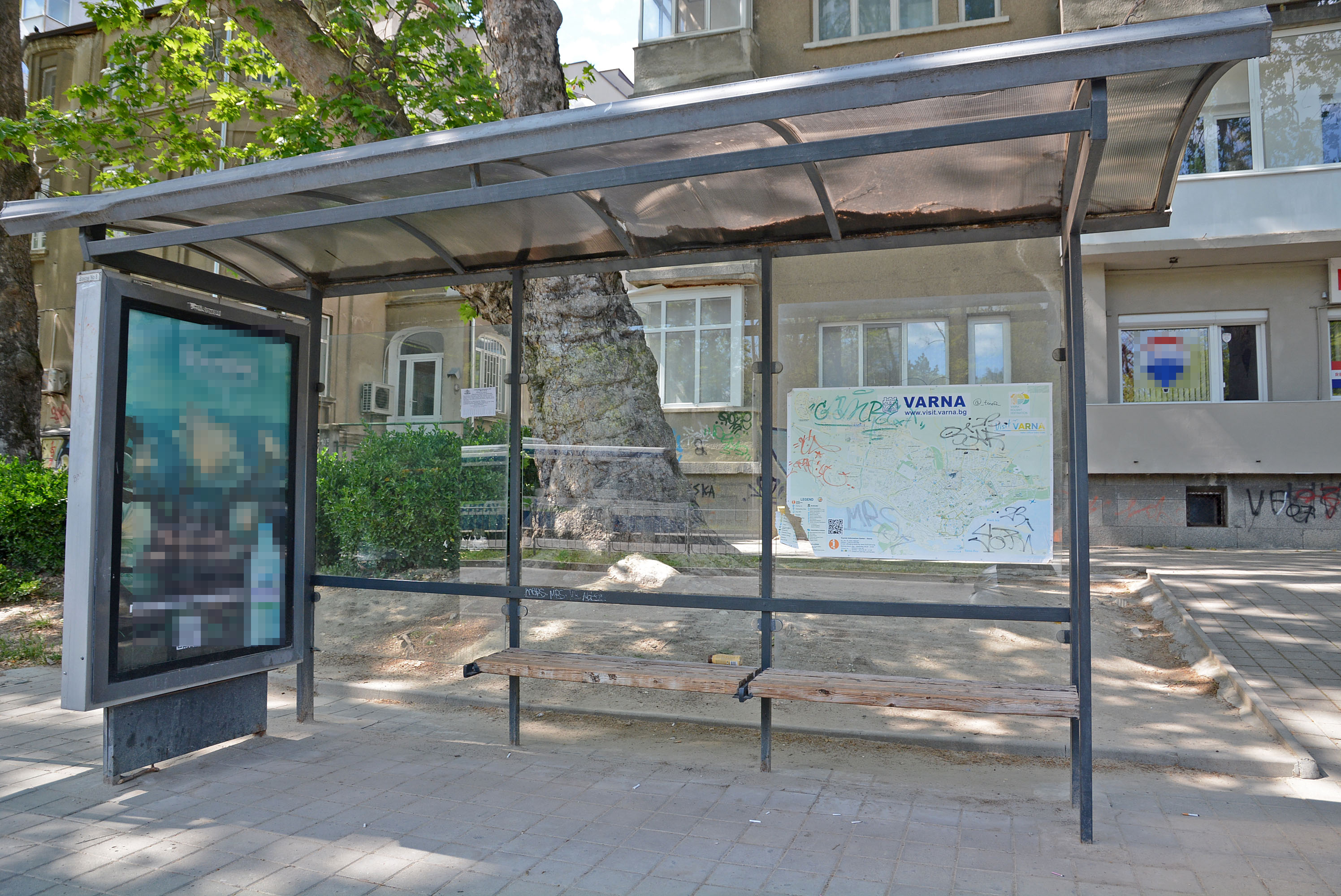 Ударни ремонти на спиркозаслони по маршрутите на автобусите към курортните