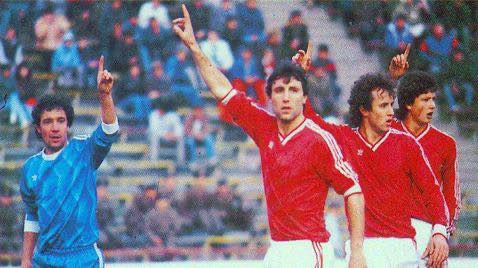 Точно 21 години след втория си трофей в професионалния футбол