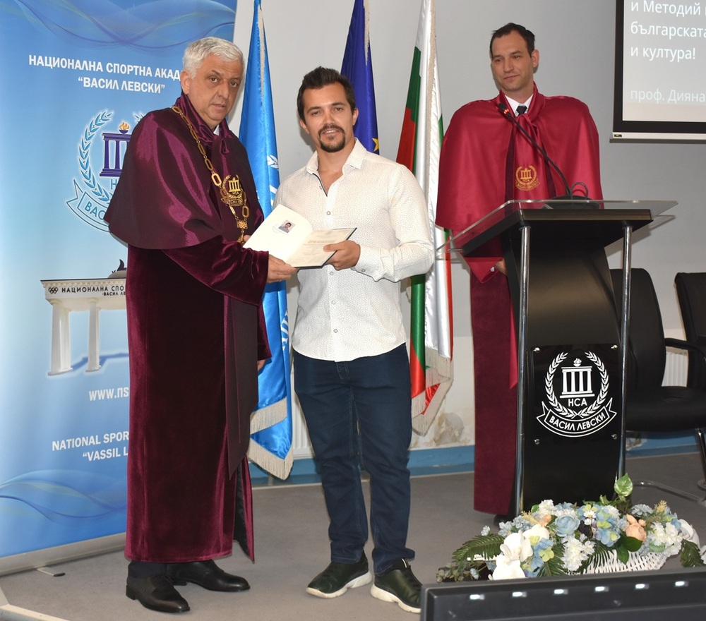 Националната спортна акадеция Васил Левски отличи водещите състезатели на Българската