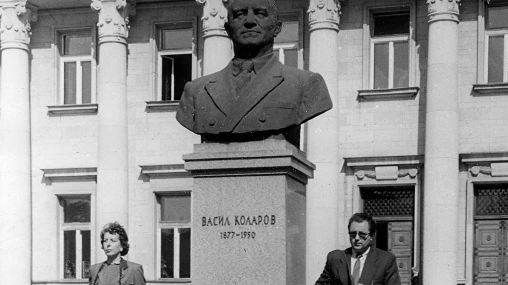 Увеличиха с един процент заплатите на библиотекаритеВъв всяка цивилизована страна