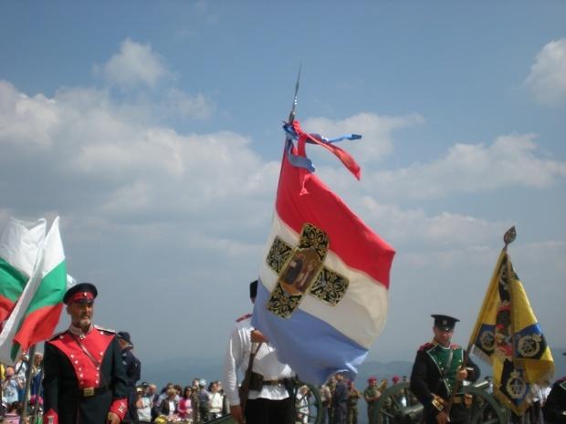 Може да отричаш режима в една страна но не и