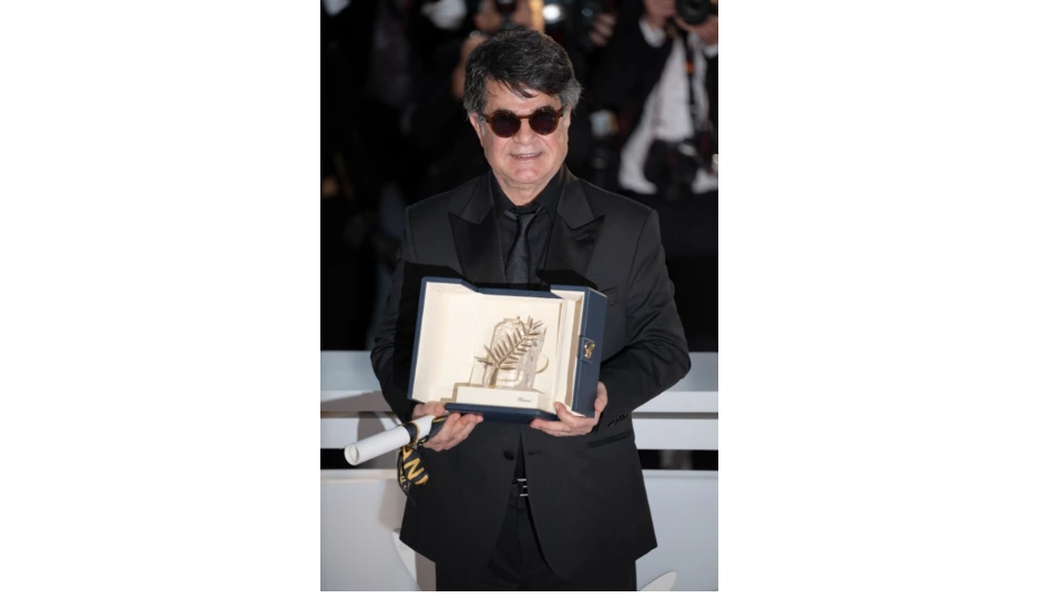 Режисьорският дебют на Скарлет Йохансон без наградаРежисьорът Джафар Панахи след