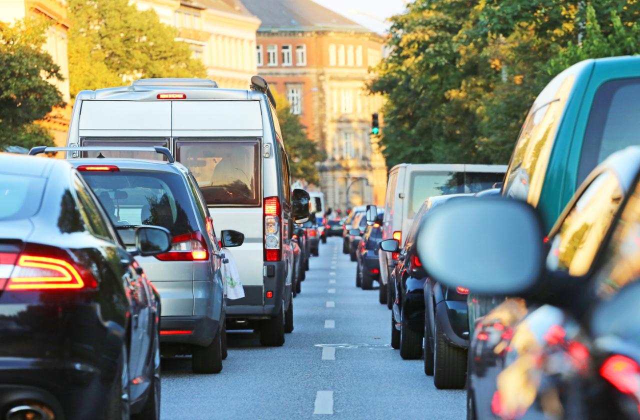 Купуват повече хибридниВ ЕС хибридните са най търсениНамаляват продажбите на нови