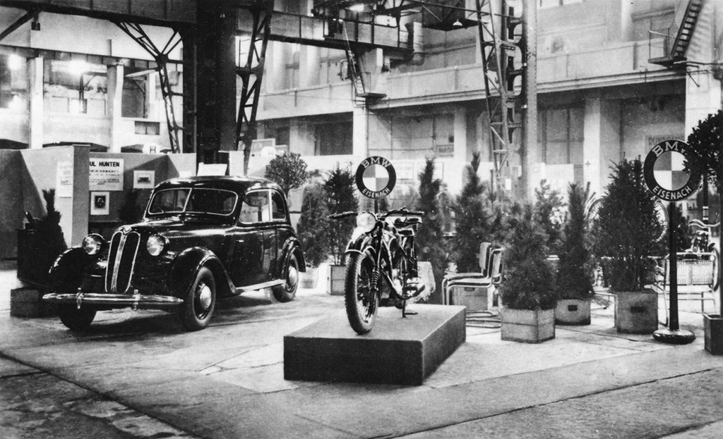 Маршал Жуков подарява на руснаците известната марка но те не