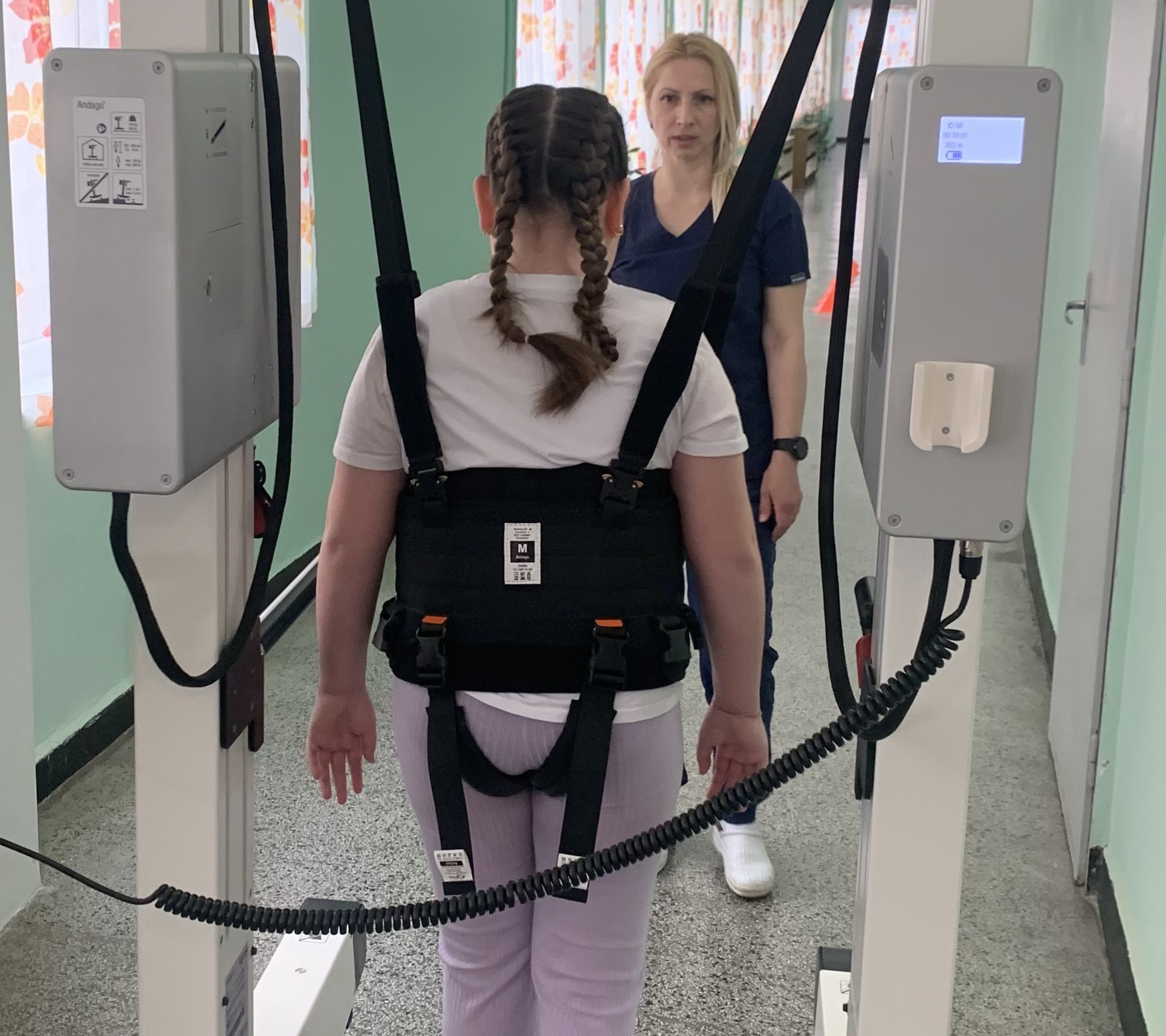 Високотехнологичен робот за прохождане и асистирана рехабилитация при нарушения в