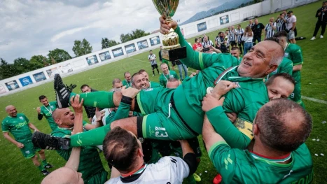 Бойко Борисов отново шампион с „тигрите“