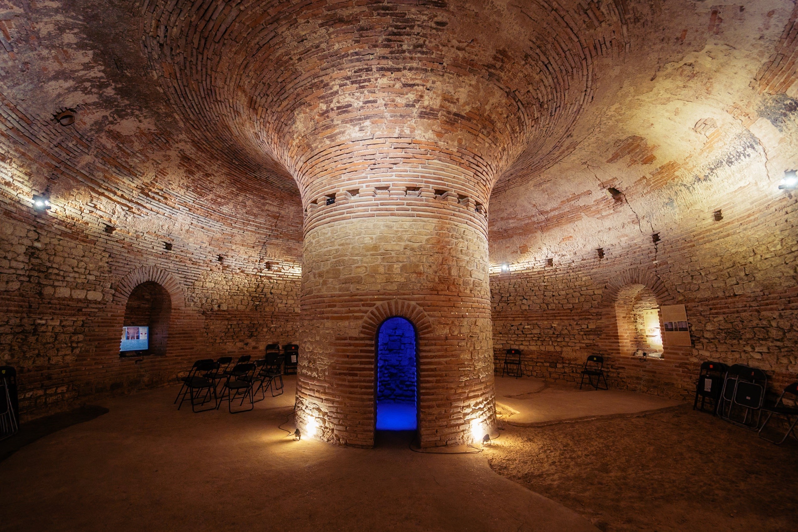 Лечебната кал привлича още повече хора в градаС концерт с