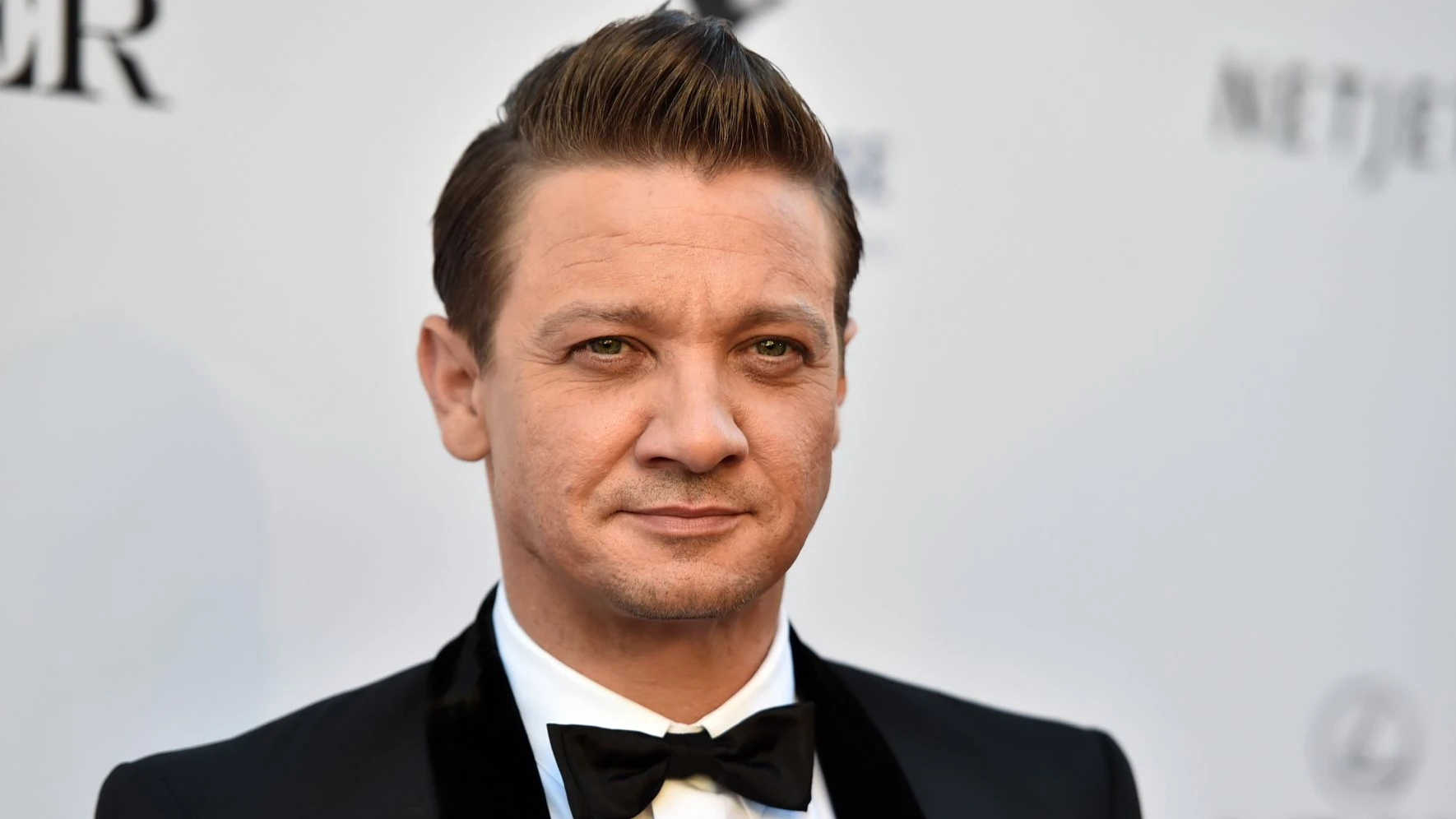 Холивудският актьор Джеръми Ренър претърпя ужасен инцидент през януари 2023